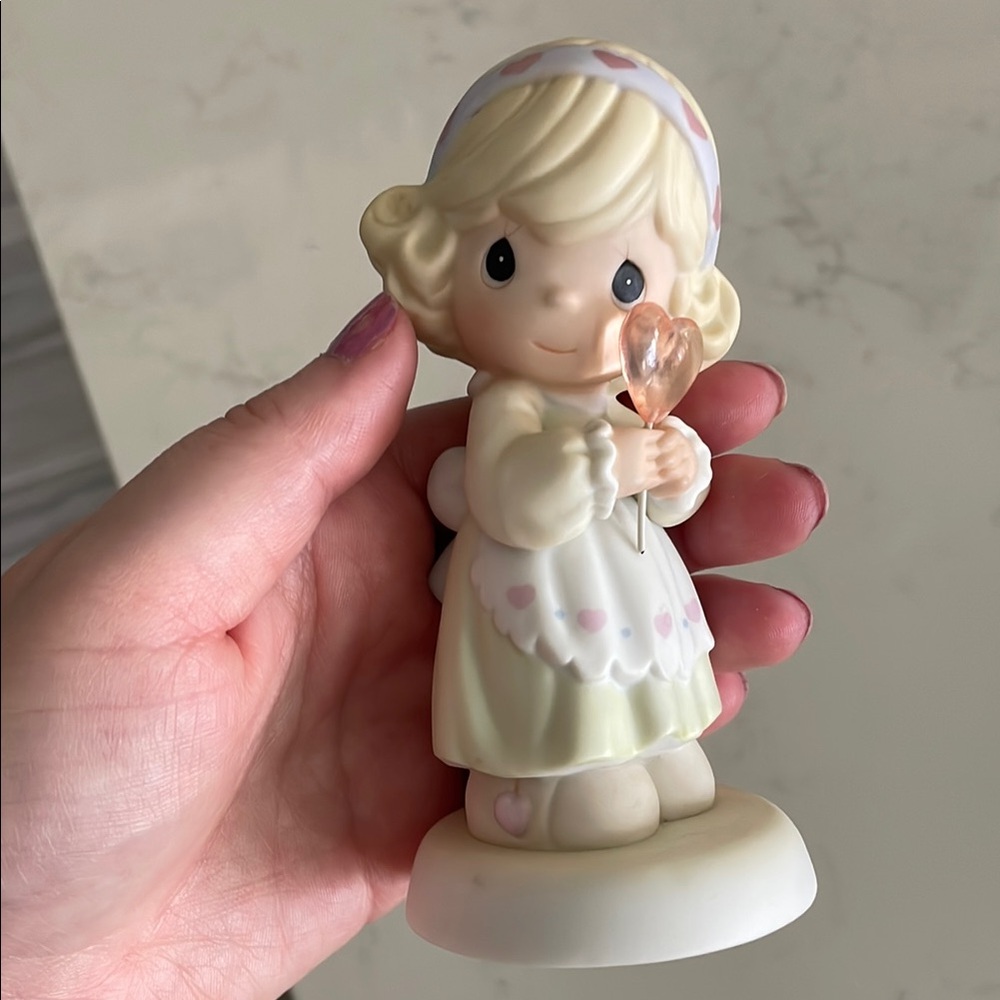 Precious Moments Figurine Excellent Condition "You Have the Sweetest Heart"